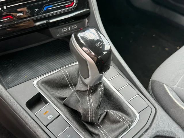 SEMINUEVOS VOLKSWAGEN Jetta a Estados en autogozo