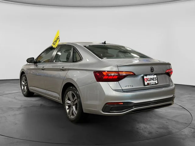SEMINUEVOS VOLKSWAGEN Jetta a Estados en autogozo