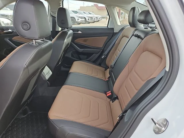 Nuevos VOLKSWAGEN JETTA à Estados chez autogozo