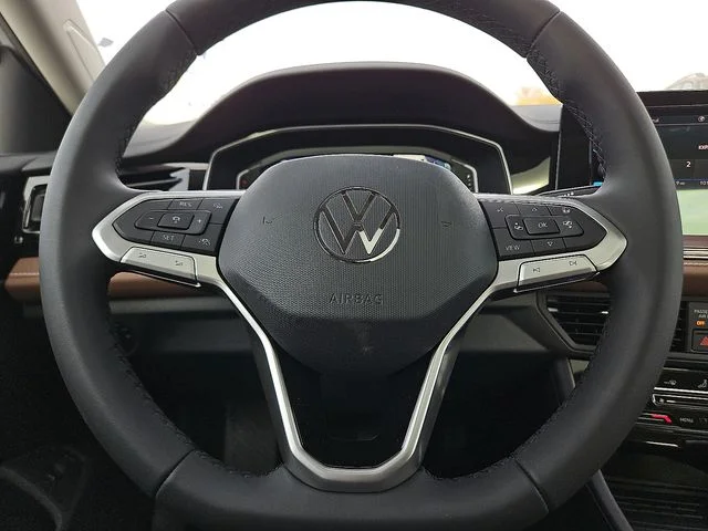 Nuevos VOLKSWAGEN JETTA à Estados chez autogozo