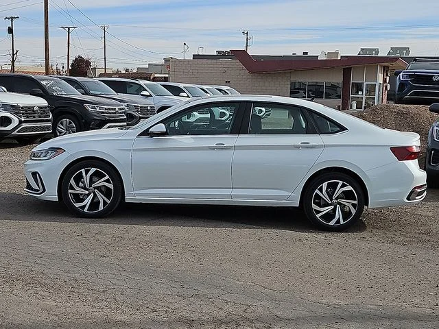 Nuevos VOLKSWAGEN JETTA à Estados chez autogozo