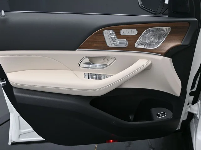 Nuevos MERCEDES-BENZ GLS à Estados chez autogozo