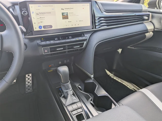 SEMINUEVOS TOYOTA Camry at Kennesaw, in Town Center Nissan