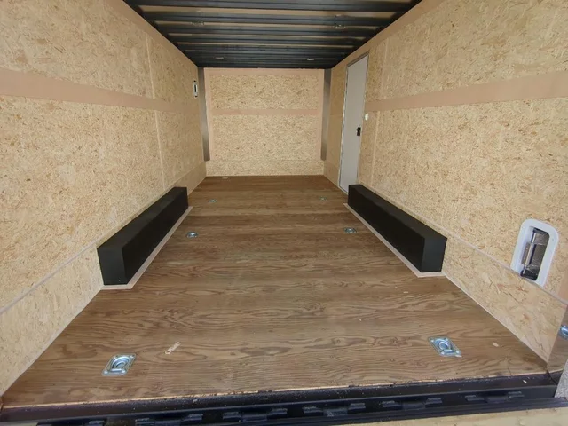 Nuevos CROSS TRAILERS 8516TA à Estados chez autogozo