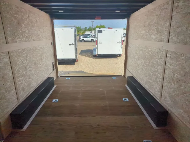Nuevos CROSS TRAILERS 8516TA à Estados chez autogozo