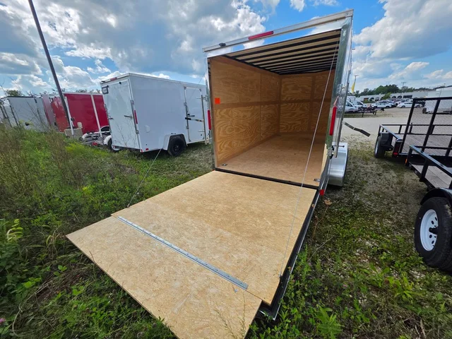 Nuevos CROSS TRAILERS CBT714 à Estados chez autogozo