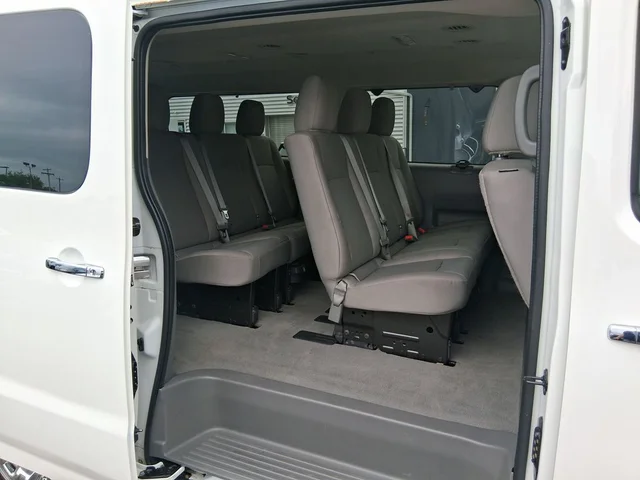 SEMINUEVOS NISSAN NV Passenger a Estados en autogozo