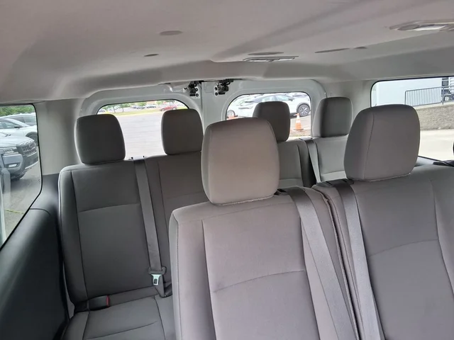 SEMINUEVOS NISSAN NV Passenger a Estados en autogozo