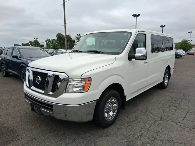 SEMINUEVOS NISSAN NV Passenger a Estados en autogozo