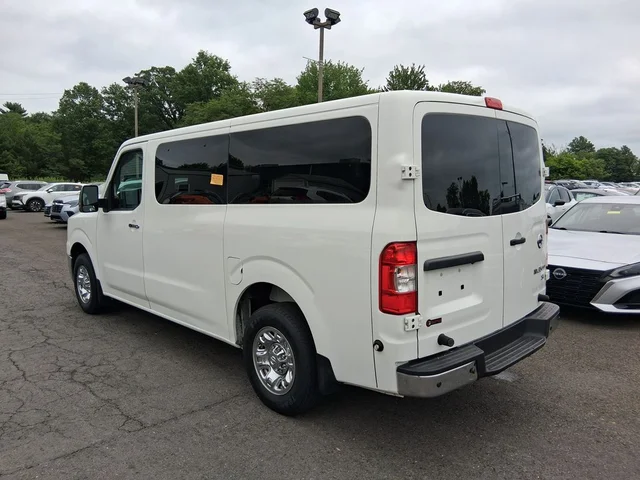 SEMINUEVOS NISSAN NV Passenger a Estados en autogozo