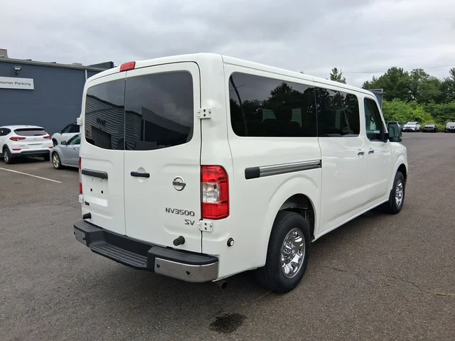 SEMINUEVOS NISSAN NV Passenger a Estados en autogozo