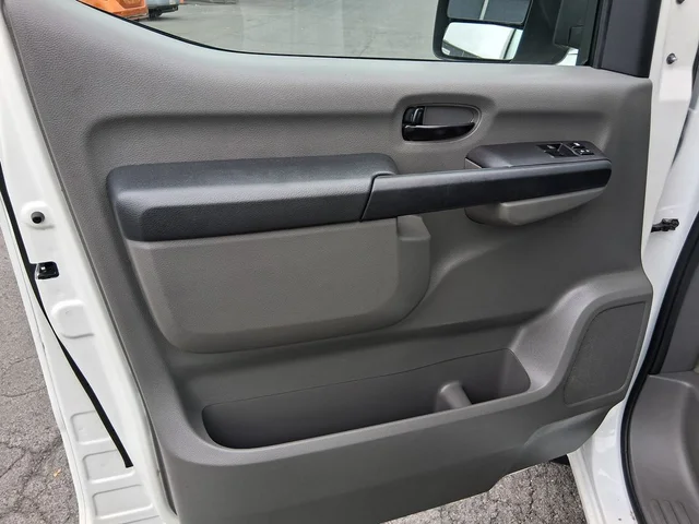 SEMINUEVOS NISSAN NV Passenger a Estados en autogozo