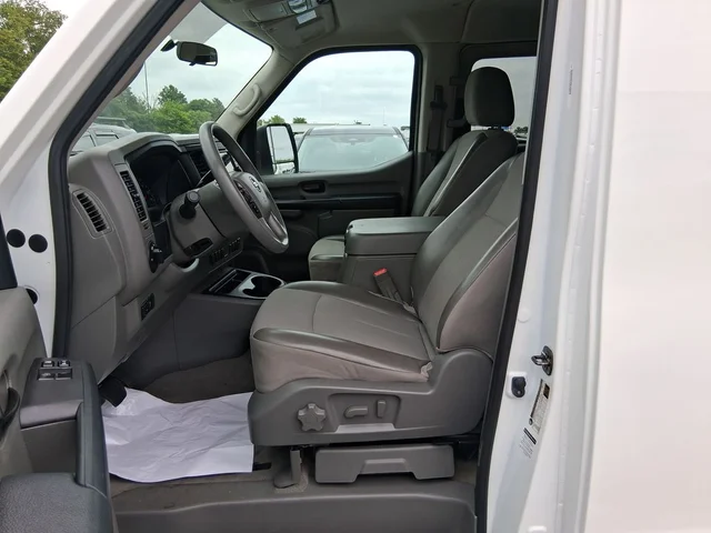 SEMINUEVOS NISSAN NV Passenger a Estados en autogozo