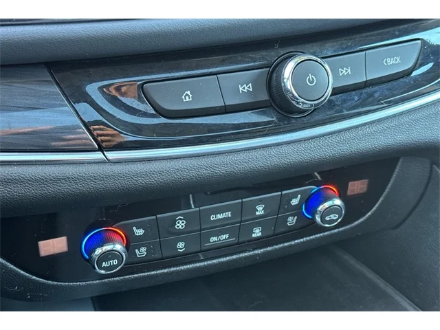 SEMINUEVOS BUICK Enclave at ELK GROVE in Elk Grove Buick GMC