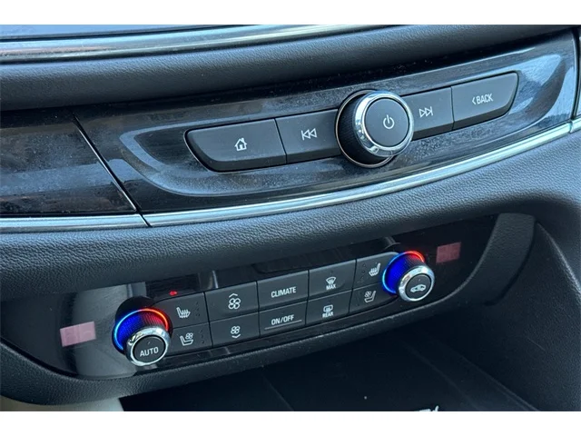 SEMINUEVOS BUICK Enclave at ELK GROVE in Elk Grove Buick GMC