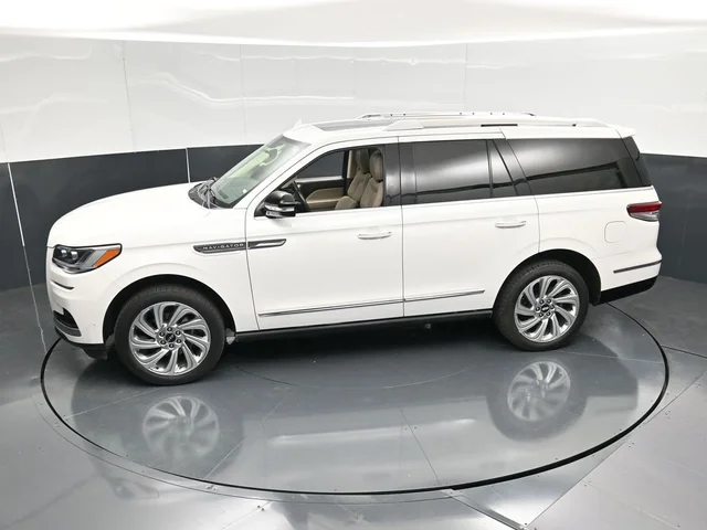 SEMINUEVOS LINCOLN Navigator a Estados en autogozo