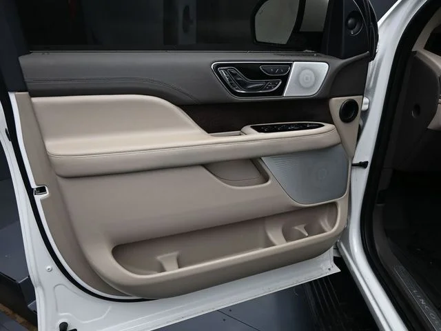 SEMINUEVOS LINCOLN Navigator L a Estados en autogozo
