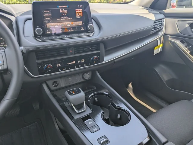 Nuevos NISSAN ROGUE à Estados chez autogozo