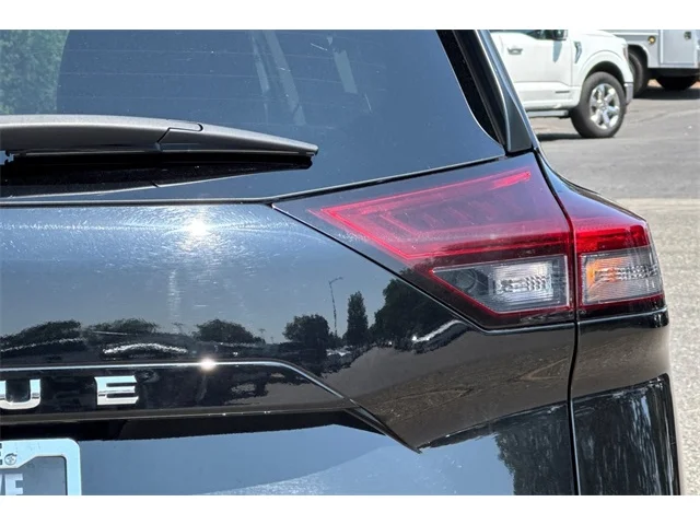 SEMINUEVOS NISSAN Rogue at ELK GROVE in Elk Grove Buick GMC