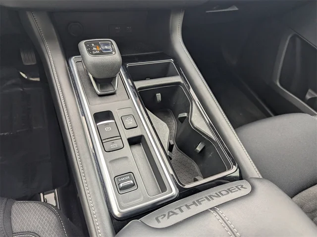 SEMINUEVOS NISSAN Pathfinder at Kennesaw, in Town Center Nissan