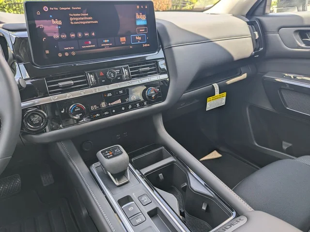 Nuevos NISSAN PATHFINDER à Estados chez autogozo