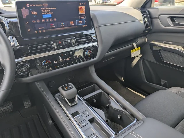 Nuevos NISSAN PATHFINDER à Estados chez autogozo