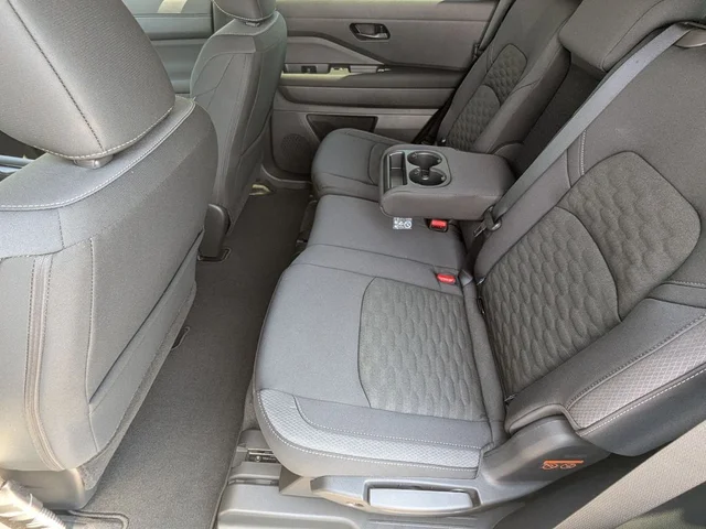 Nuevos NISSAN PATHFINDER à Estados chez autogozo