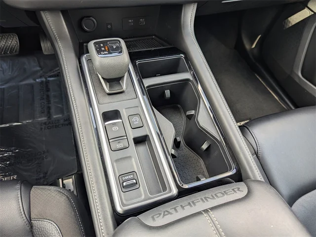 SEMINUEVOS NISSAN Pathfinder at Kennesaw, in Town Center Nissan