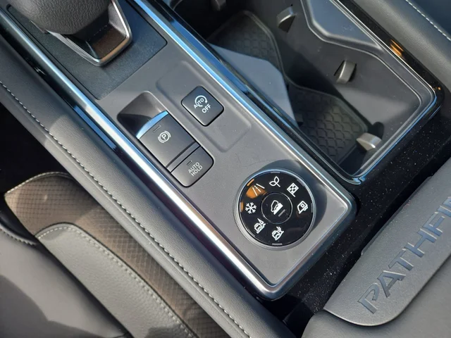 Nuevos NISSAN PATHFINDER à Estados chez autogozo