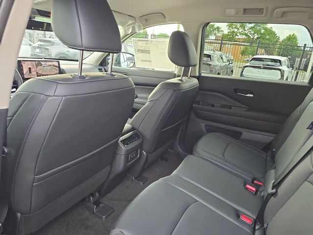 Nuevos NISSAN PATHFINDER à Estados chez autogozo