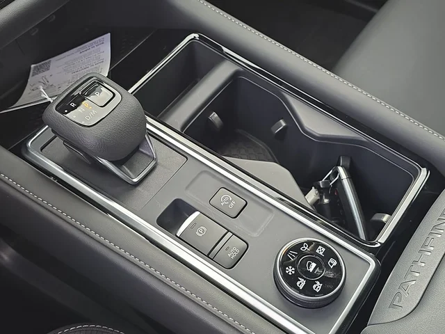 Nuevos NISSAN PATHFINDER à Estados chez autogozo