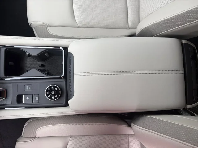 Nuevos NISSAN PATHFINDER à Estados chez autogozo