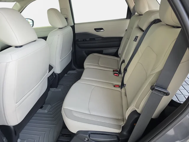 Nuevos NISSAN PATHFINDER à Estados chez autogozo