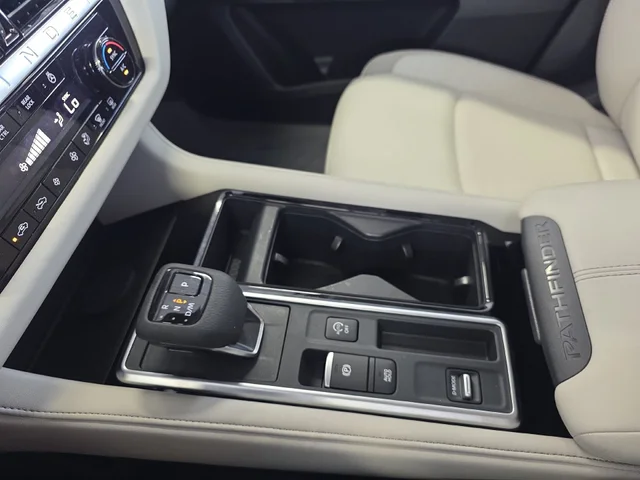 Nuevos NISSAN PATHFINDER à Estados chez autogozo