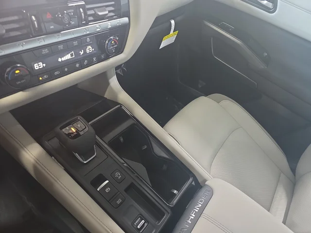Nuevos NISSAN PATHFINDER à Estados chez autogozo