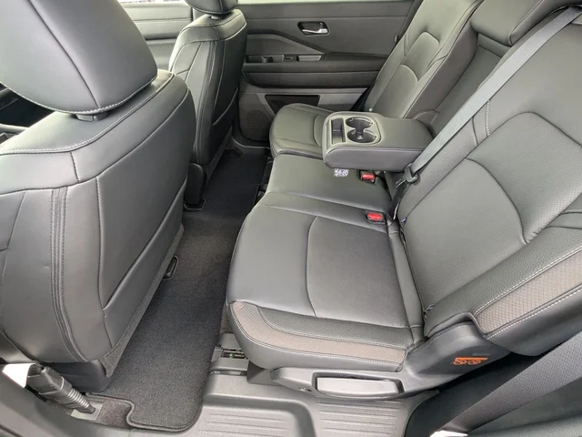 Nuevos NISSAN PATHFINDER à Estados chez autogozo