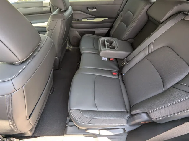 Nuevos NISSAN PATHFINDER à Estados chez autogozo