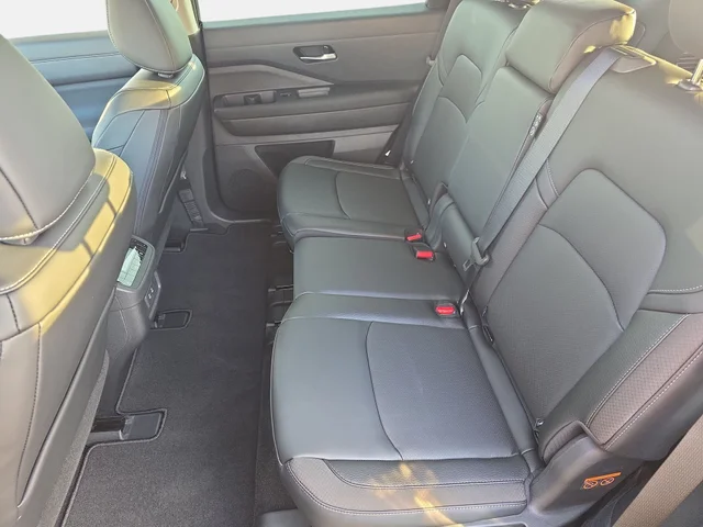 Nuevos NISSAN PATHFINDER à Estados chez autogozo
