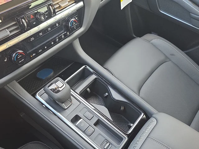 Nuevos NISSAN PATHFINDER à Estados chez autogozo
