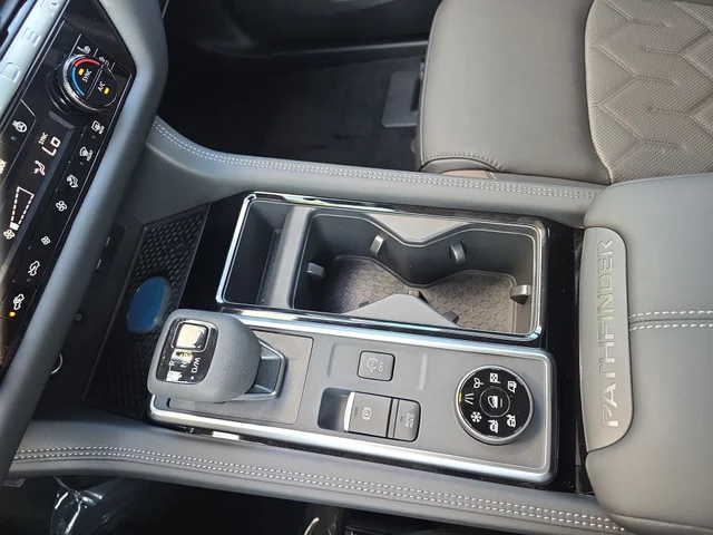 Nuevos NISSAN PATHFINDER à Estados chez autogozo
