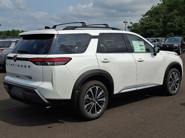 Nuevos NISSAN PATHFINDER à Estados chez autogozo