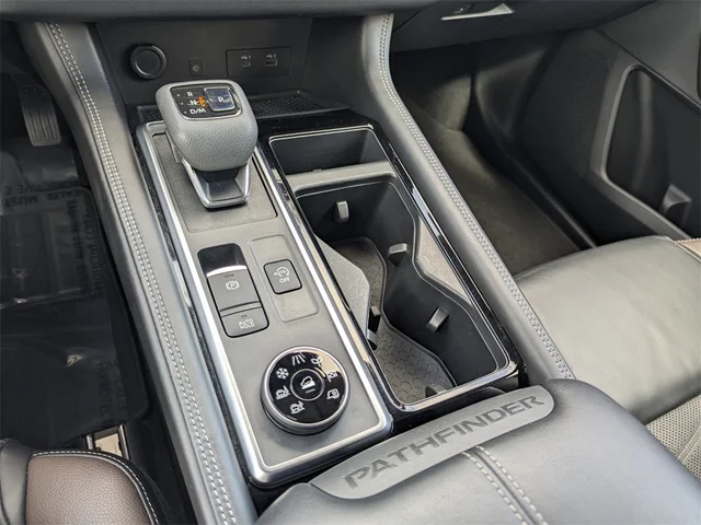 SEMINUEVOS NISSAN Pathfinder at Kennesaw, in Town Center Nissan