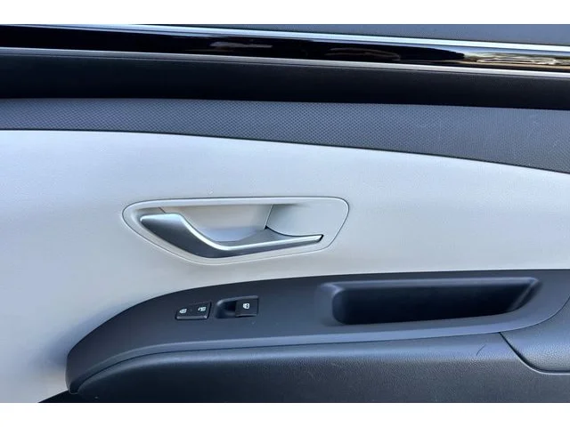SEMINUEVOS HYUNDAI Tucson at ELK GROVE in Elk Grove Buick GMC