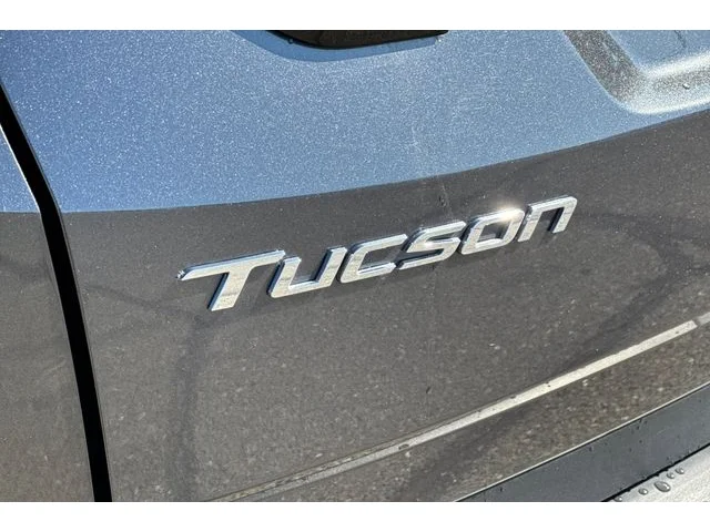 SEMINUEVOS HYUNDAI Tucson at ELK GROVE in Elk Grove Buick GMC