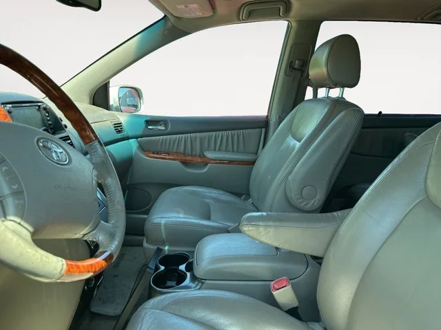 SEMINUEVOS TOYOTA Sienna a Estados en autogozo