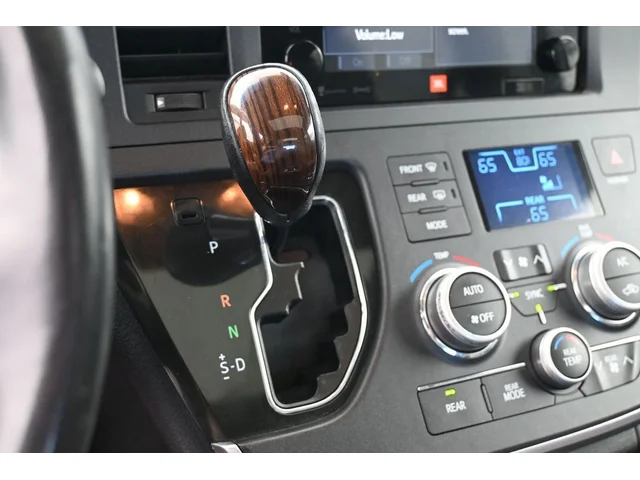 SEMINUEVOS TOYOTA Sienna a Estados en autogozo