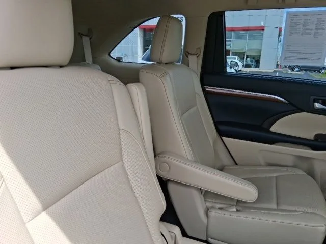 SEMINUEVOS TOYOTA Highlander a Estados en autogozo