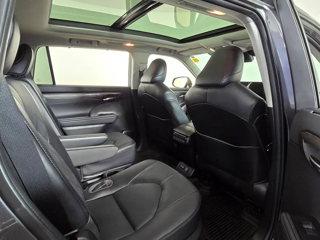 SEMINUEVOS TOYOTA Highlander Hybrid at Brainerd  in Dondelinger Chevrolet