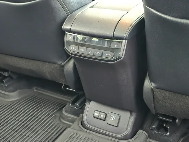 SEMINUEVOS TOYOTA Highlander Hybrid at Brainerd  in Dondelinger Chevrolet