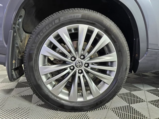 SEMINUEVOS TOYOTA Highlander Hybrid at Brainerd  in Dondelinger Chevrolet